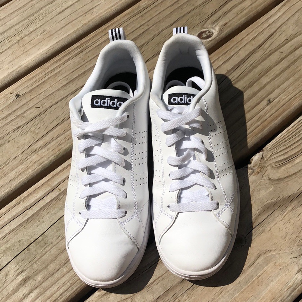 🌻Adidas Advantage Sneaks🌻